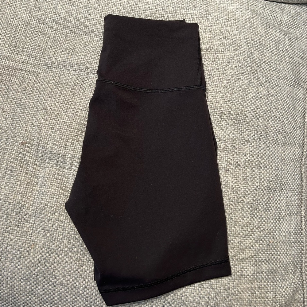 Lululemon Wunder Train High-Rise Short 6”